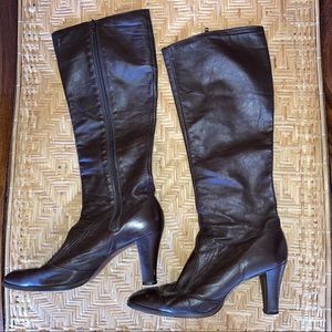 Vintage brown leather boots